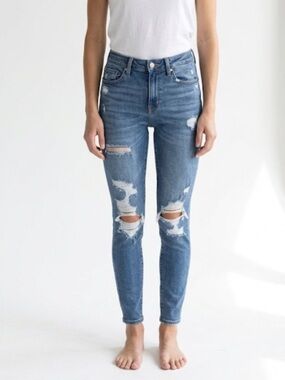 American Eagle Next Level Stretch Distressed Jeans – Size 4 Extra Short |
